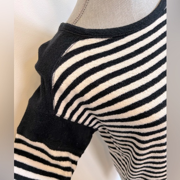 CHAPS striped long sleeve lightweight sweater - Picture 2 of 5